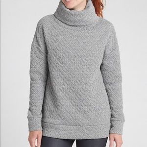 GapFit jacquard funnel neck pullover in blk/wht